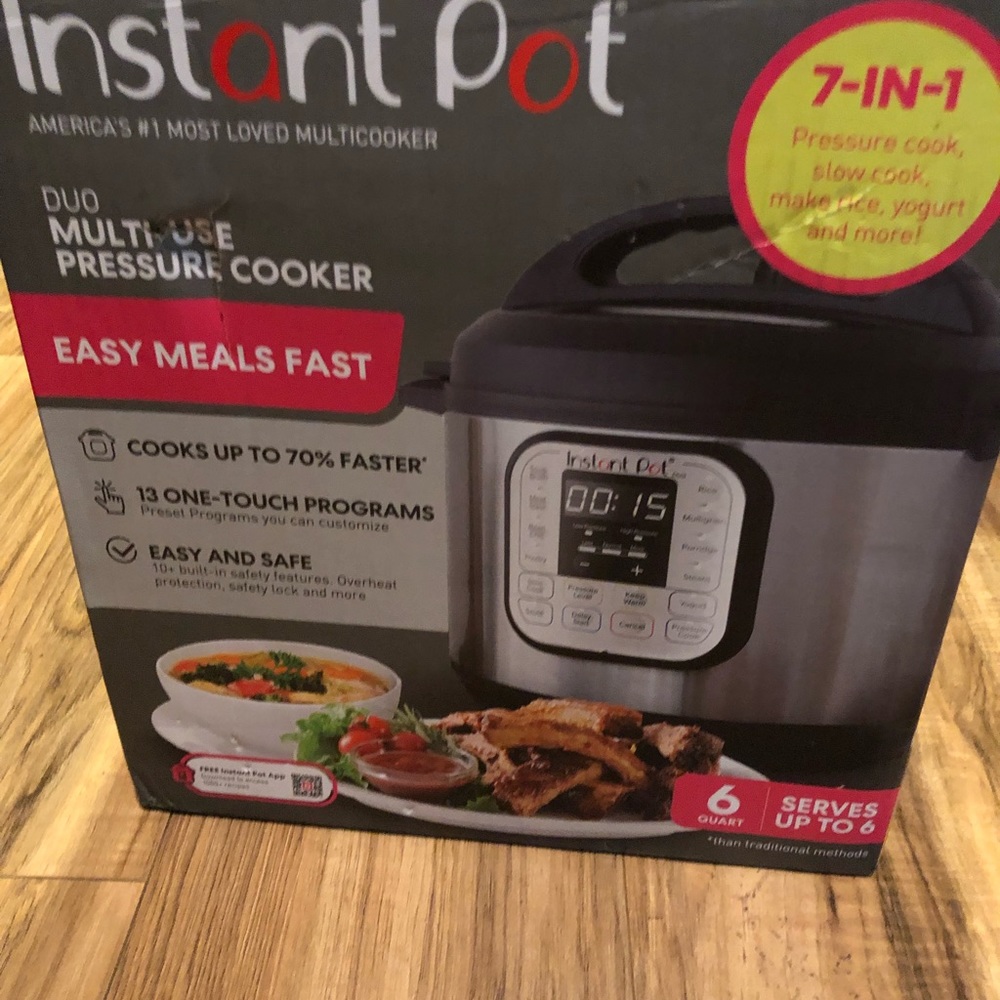 Instant Pot Duo NEW IN BOX